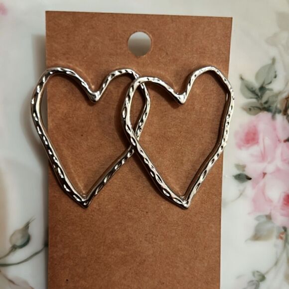 Silver heart earrings A117 - Picture 2 of 5